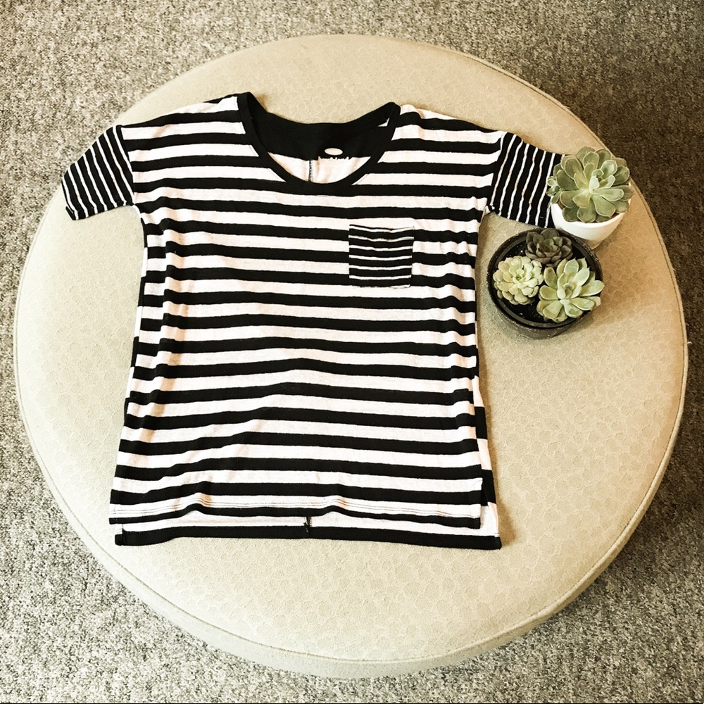 OLD NAVY Black and white striped boyfriend tee